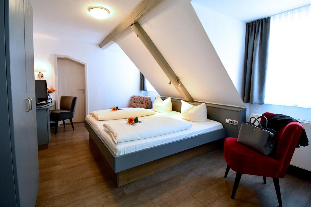 Gasthof Gruener Baum Dettelbach Bagian luar foto