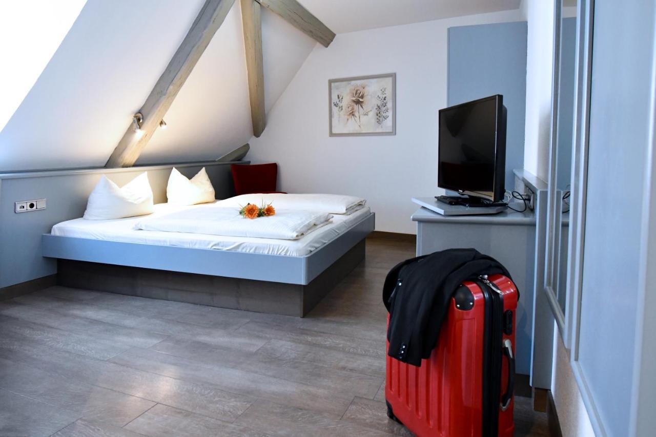 Gasthof Gruener Baum Dettelbach Bagian luar foto