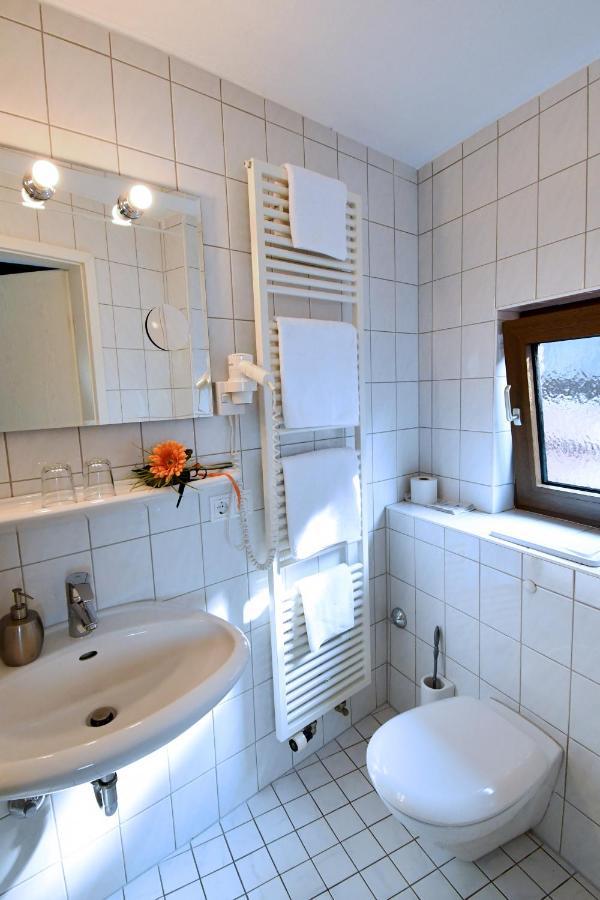 Gasthof Gruener Baum Dettelbach Bagian luar foto