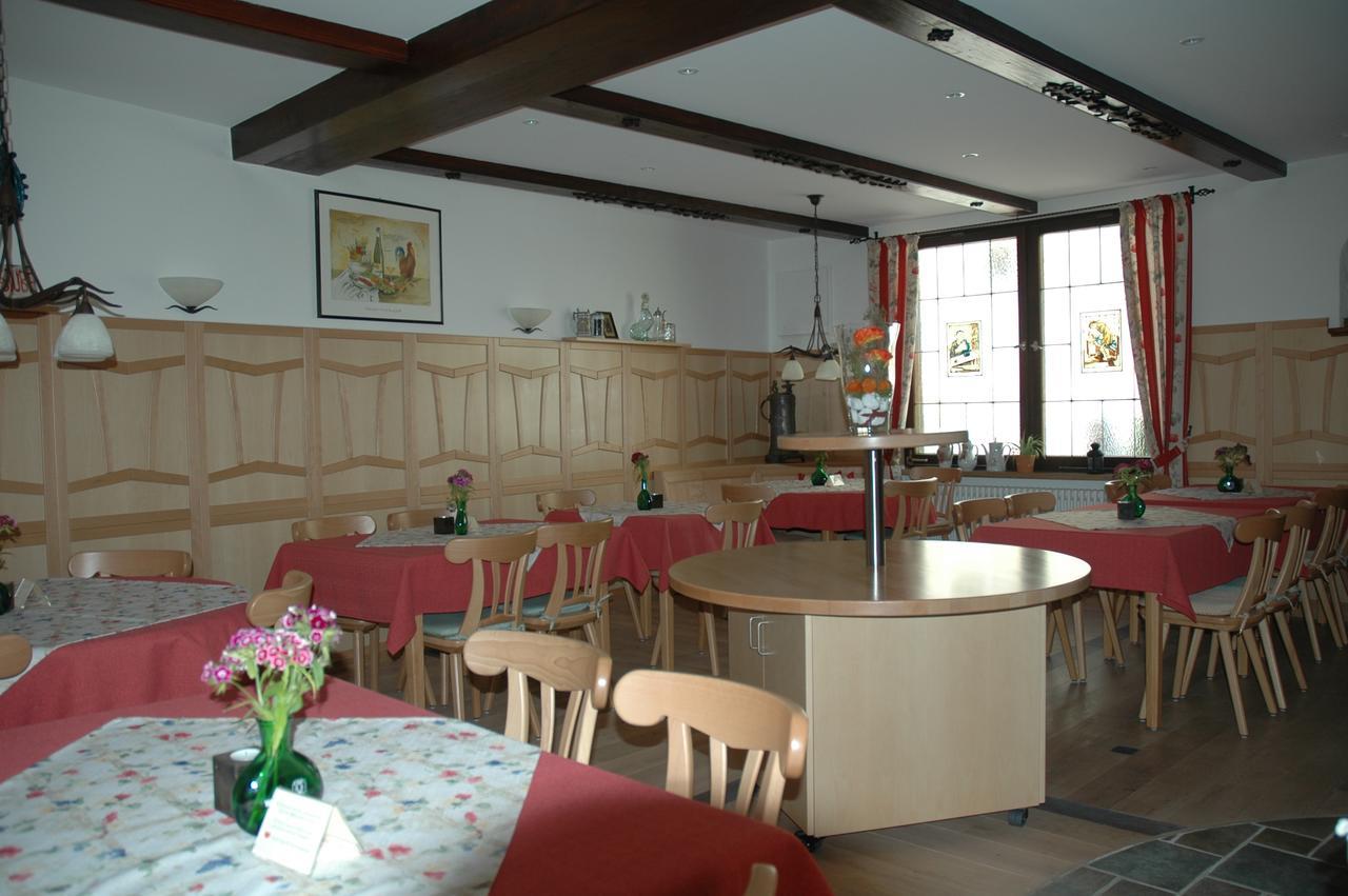 Gasthof Gruener Baum Dettelbach Bagian luar foto