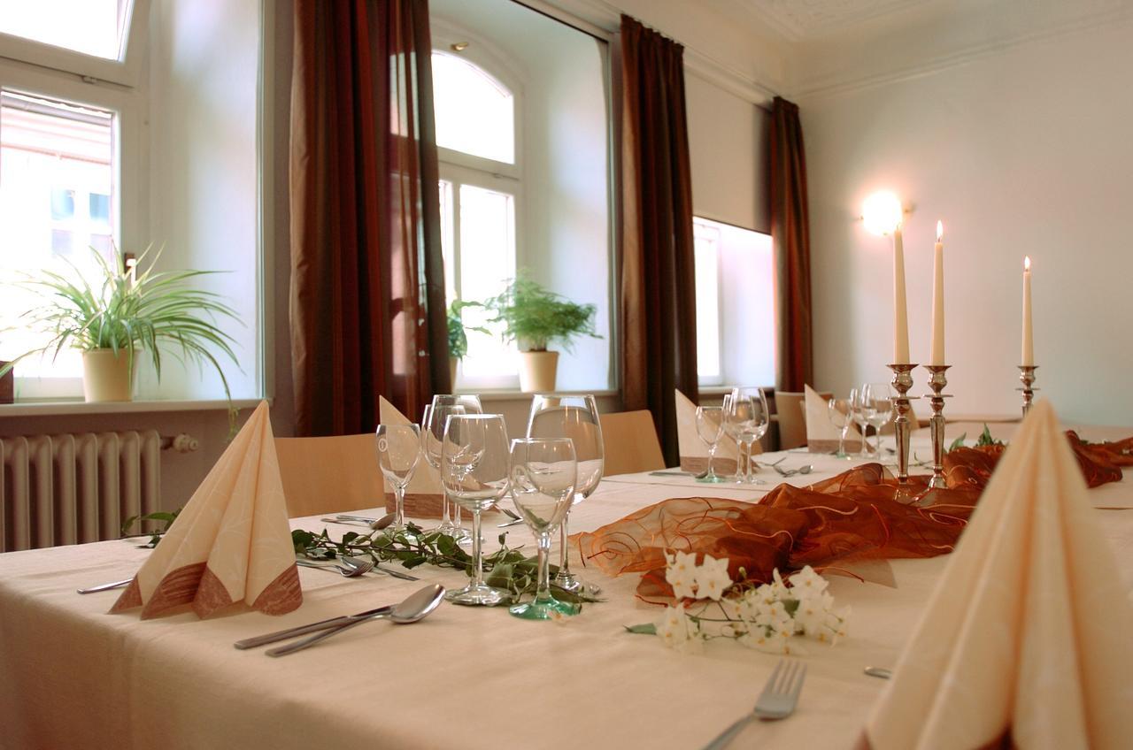 Gasthof Gruener Baum Dettelbach Bagian luar foto